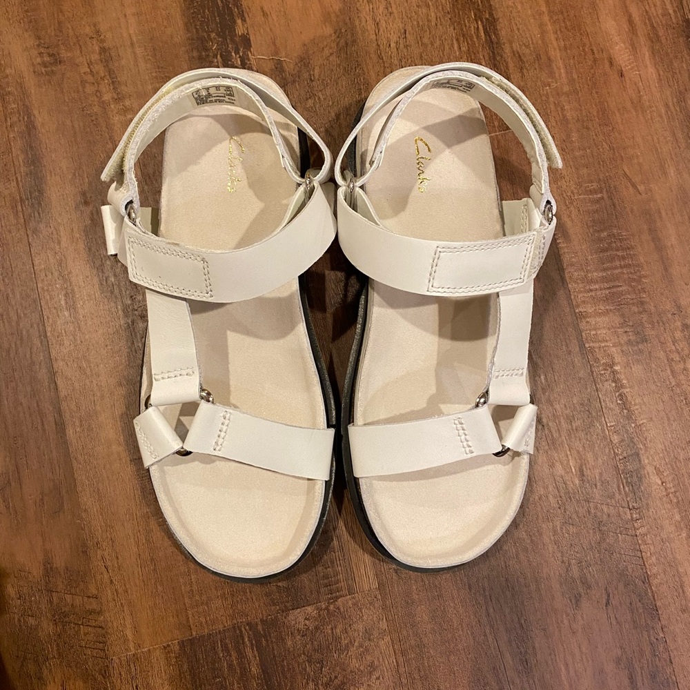 Clarks Orianna Women’s Sporty White Leather Adjustable Sandals,  Size 9